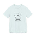Be the horizon Line | Women's Motivational Graphic Minimalistic White Ocean Sunrise T-Shirt