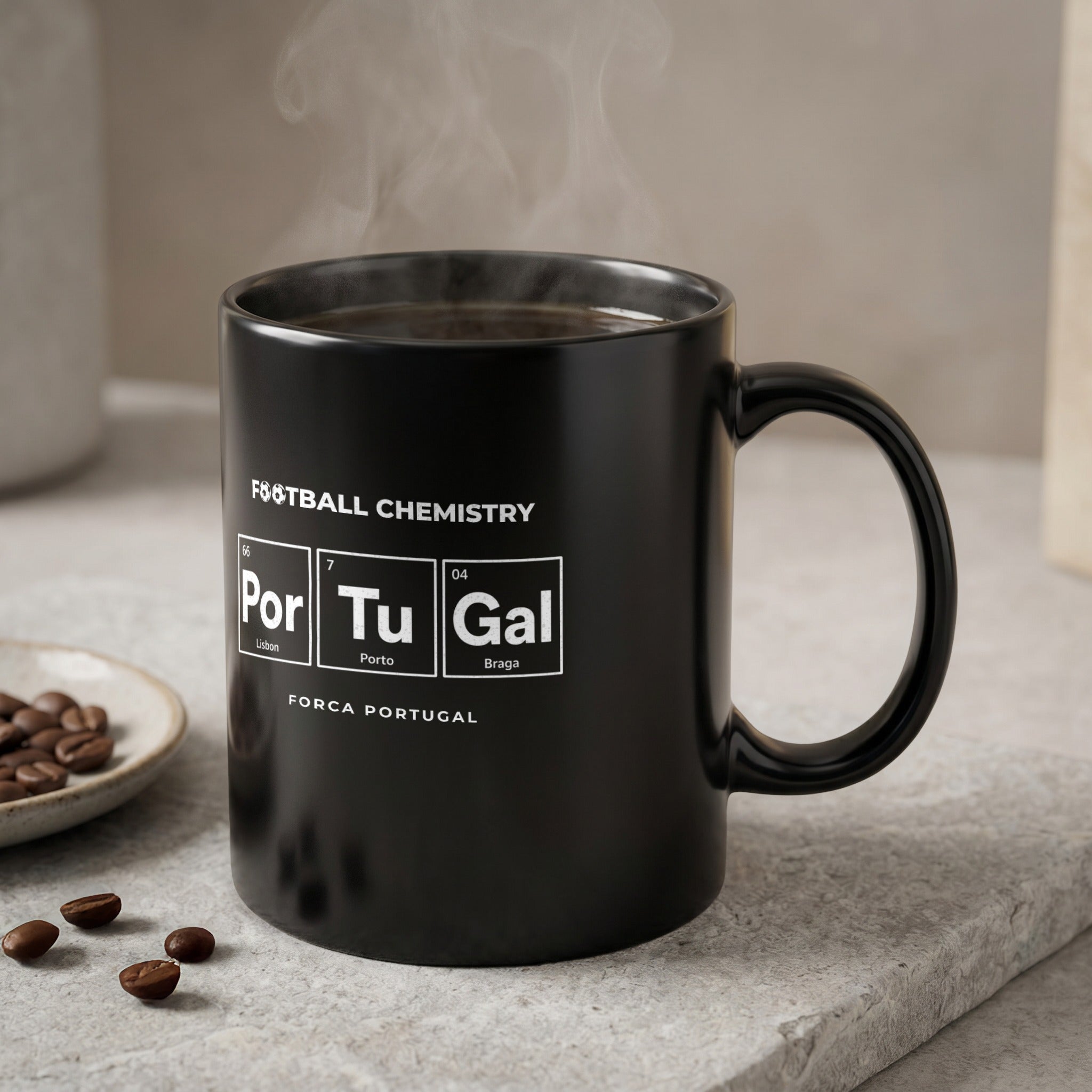Black mug with "FOOTBALL CHEMISTRY" and "FORCA PORTUGAL" design.